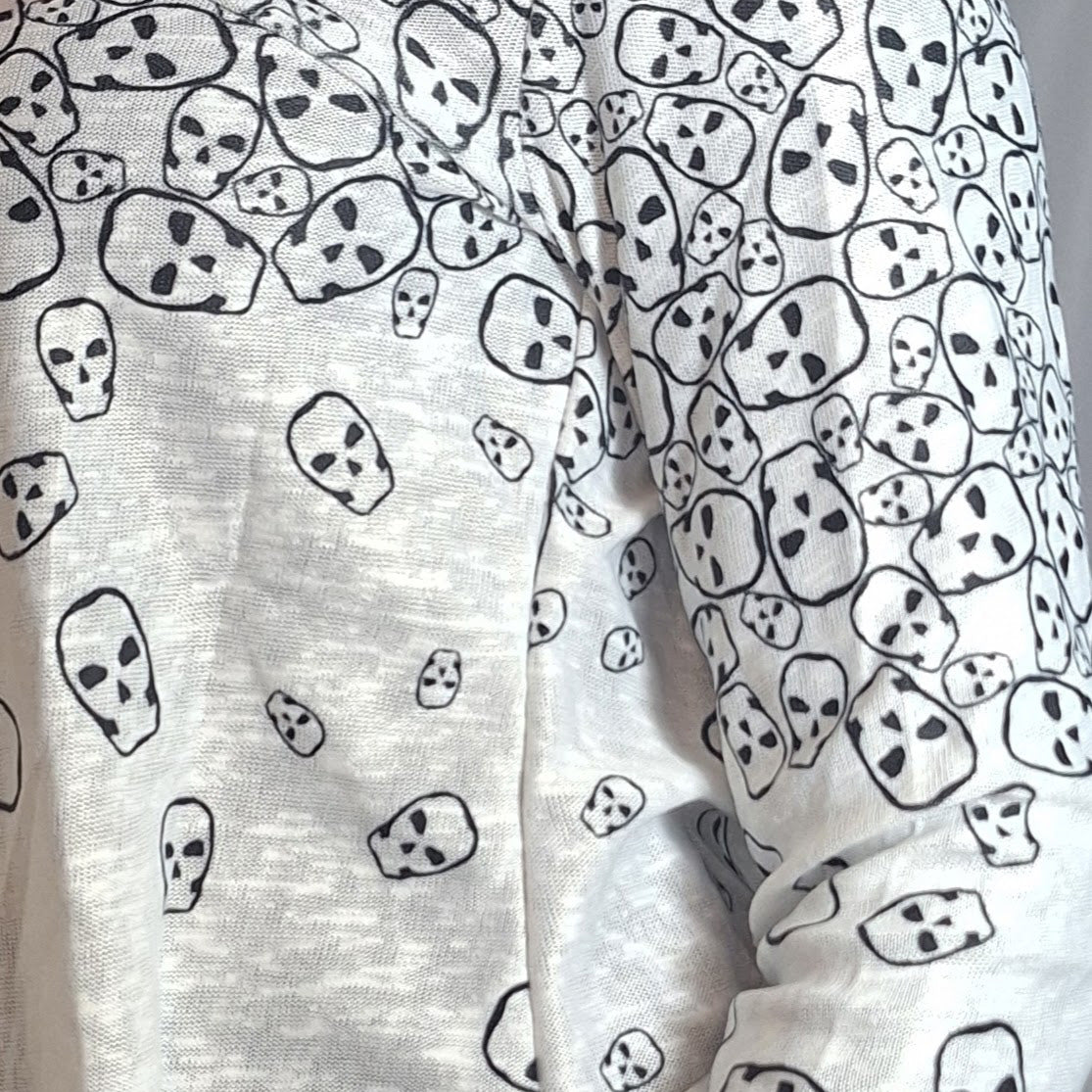 Really Tumbling Skulls Women's Lightweight Irregular Hem Long Sleeve Cardigan