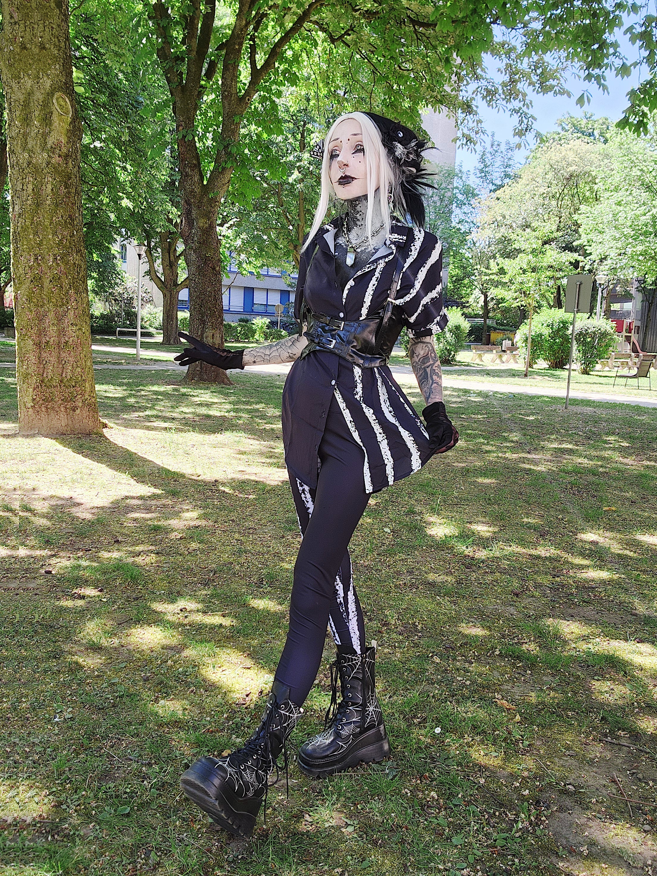 ANTIBrand White Stripes Done Right Duality Leggingson Valantinescorpse in a park styles with matching shirt
